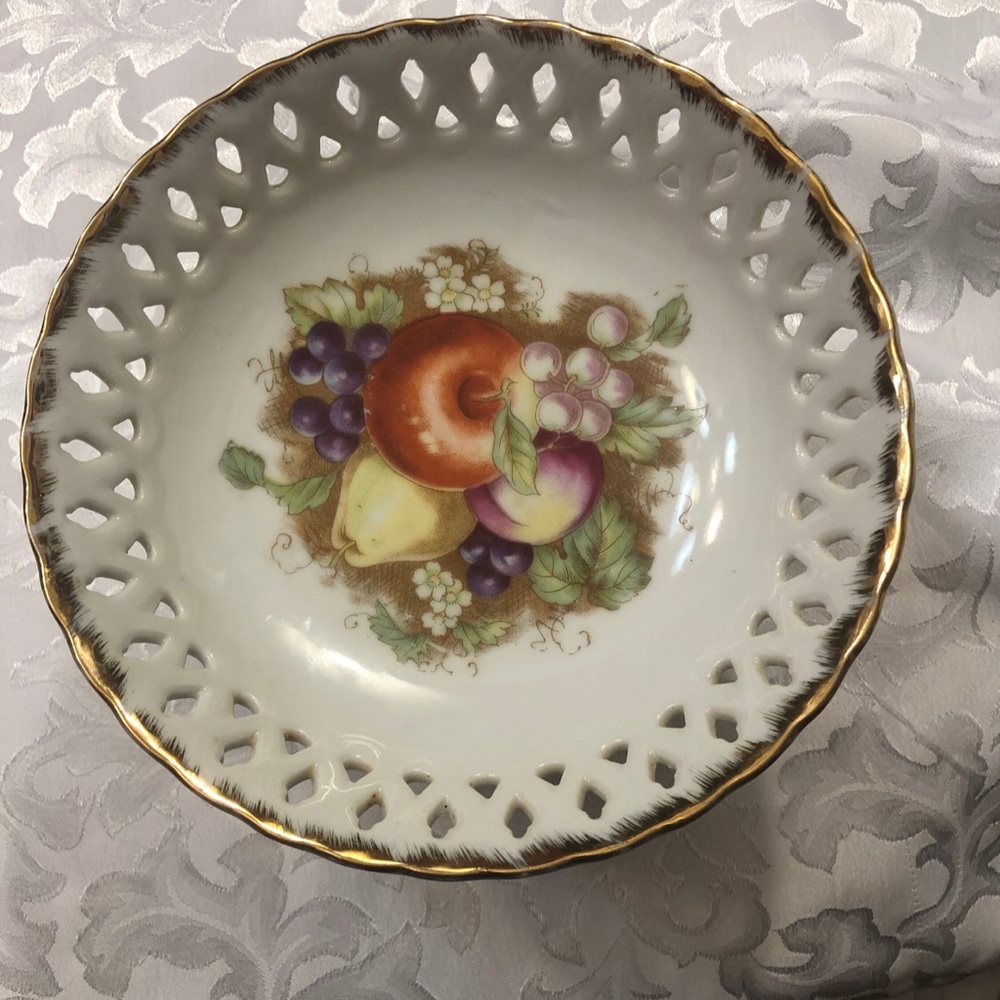 Vintage Porcelain Pedestal Fruit Bowl Candy Dish Lefton China 20035b